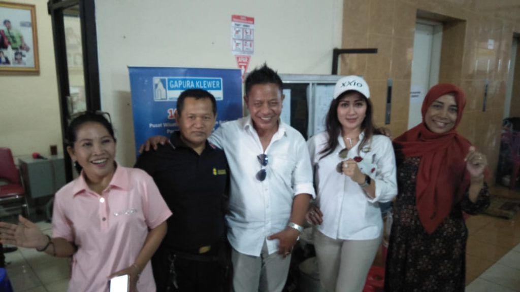 Promo Album ” Alun Alun Boyolali ” Letkol TNI AU Bobby Gaoul Di Pasar Klewer