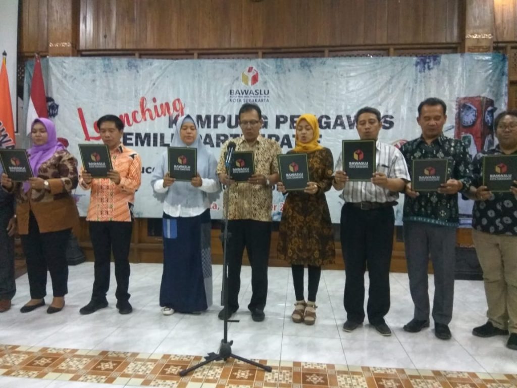 Pjs Danramil 04/Jebres Hadiri Launching Kampung Pengawas Pemilu Pastisipatif Thn 2020 di Wilayah Binaannya