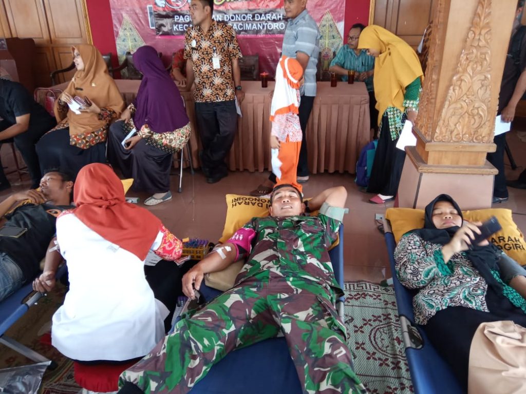 Aksi Peduli Sosial TNI Dari Koramil Pracimantoro Sumbangkan Darah