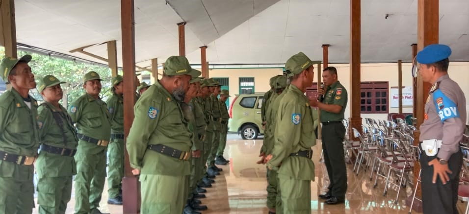 Pentingnya Peran Dan Fungsi Linmas, Kelurahan Pagutan Bersama TNI-Polri Adakan Pelatihan