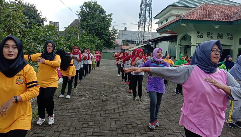 Persit Kartika Chandra Kirana Cabang L Kodim 0735/Surakarta Gelar Senam Bersama, Ini Tujuannya