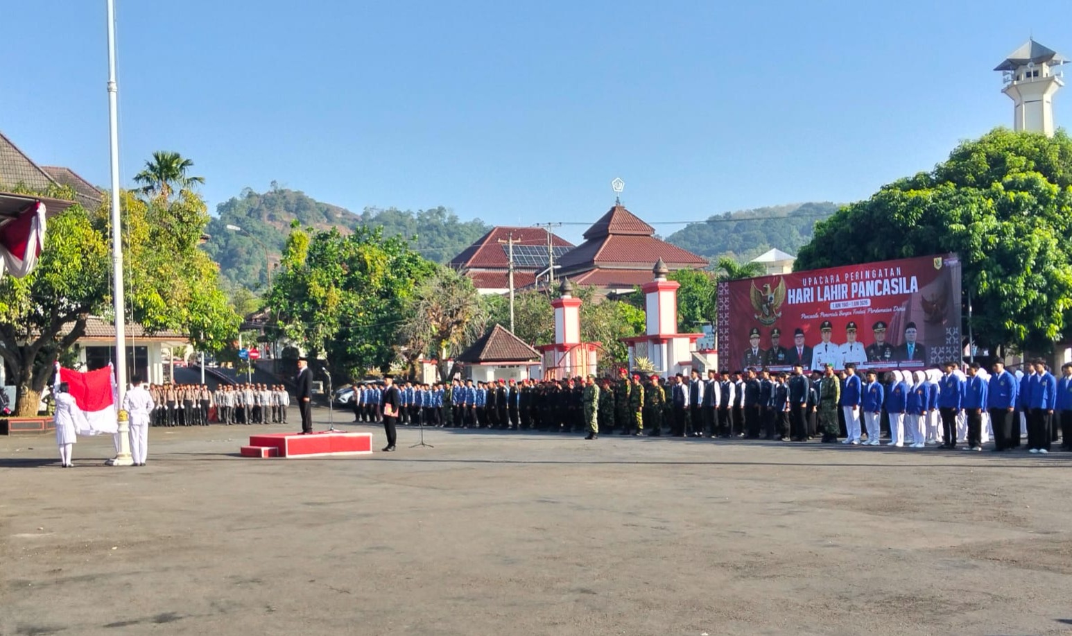 IMG-20260601-WA0064 Dandim 0728 Wonogiri Letkol Inf Rodricho Ivan Pattihahuan bersama Forkopimda mengikuti Upacara Hari Lahir Pancasila 2026 di Pendopo Kabupaten Wonogiri.